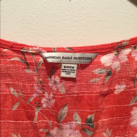 AMERICAN EAGLE RED PRINT CASUAL TOP - Picture 3 of 4